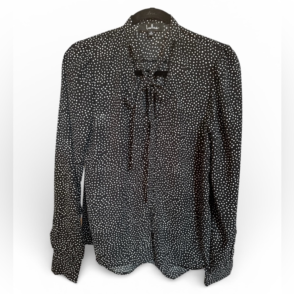 LULU’S On The Spot Black Polka Dot Button Up Top Size Small